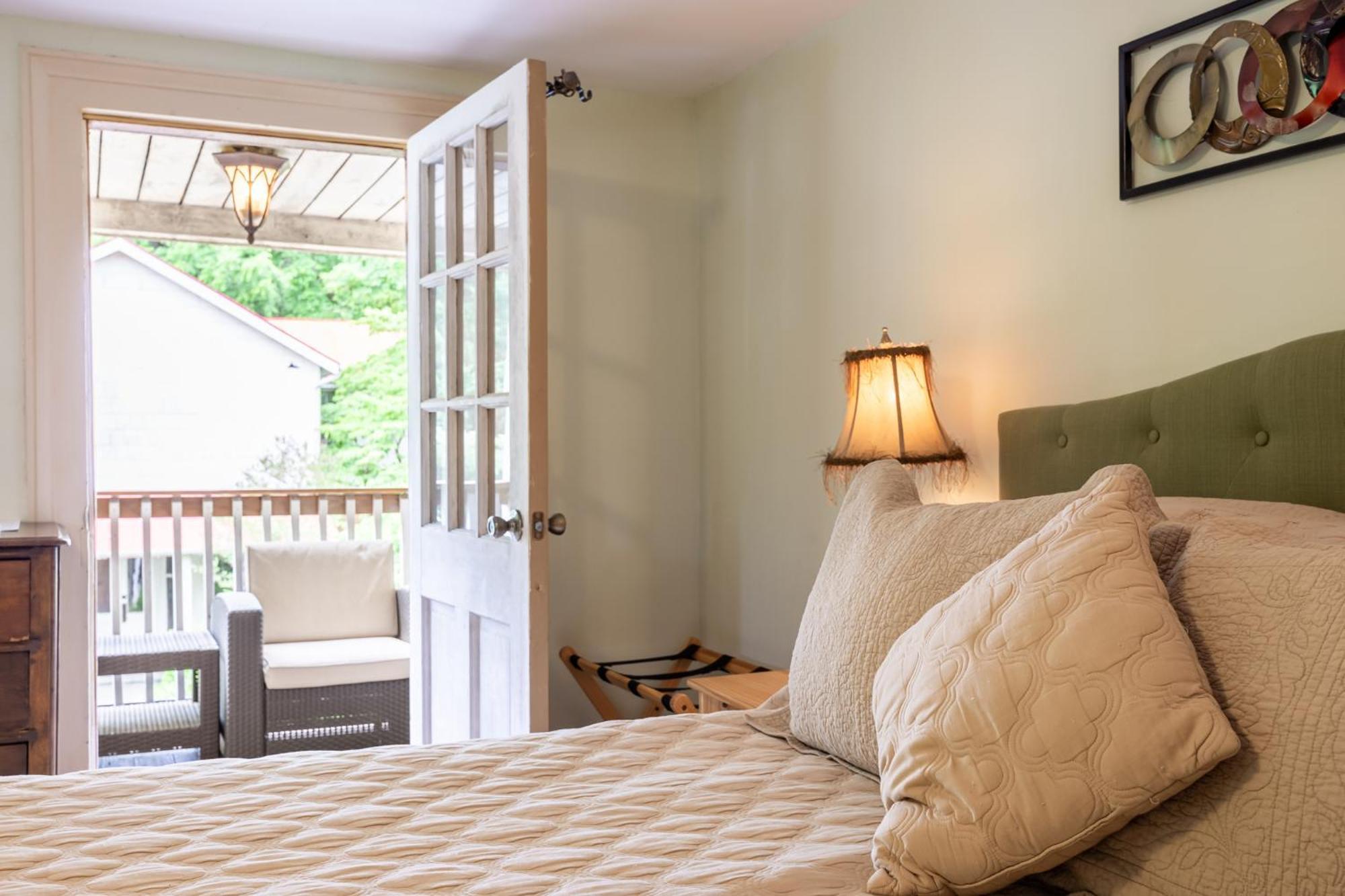 Bliss Point Farm And B&B, Llc Earlysville Экстерьер фото