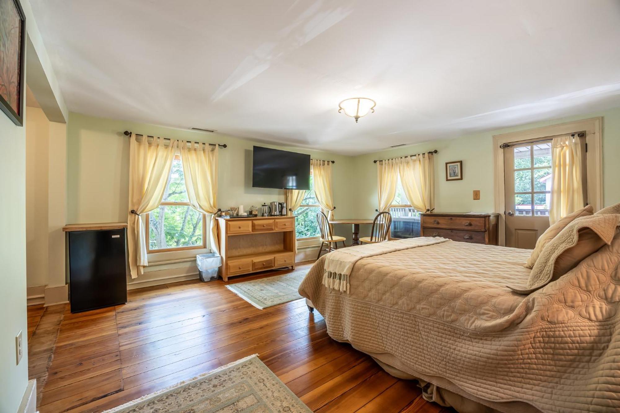 Bliss Point Farm And B&B, Llc Earlysville Экстерьер фото